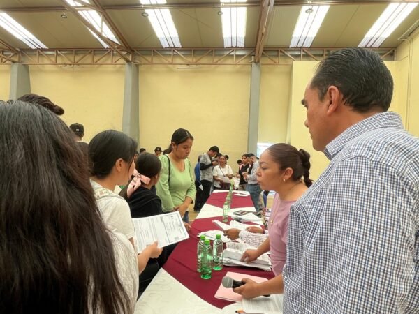 UTIM albergó entrega de becas digitales