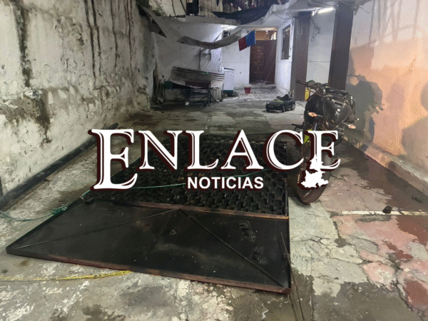 Motocicleta impacta vivienda