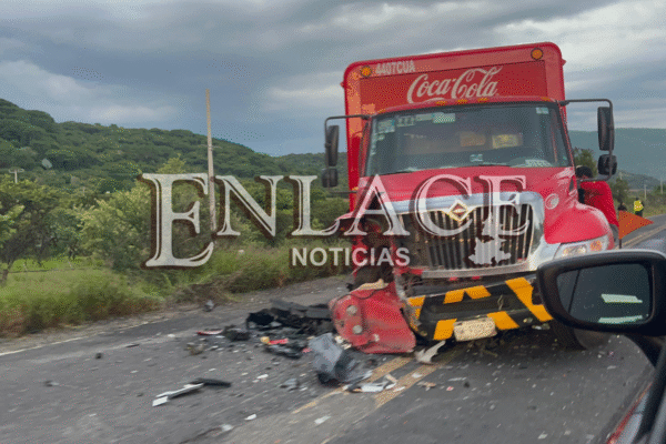 Choque en carretera Tepexco-Amayucan