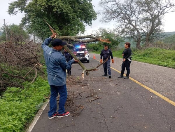 Avanza el mejoramiento urbano y comunitario en Huehuetlán el Chico