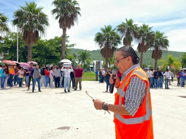 Simulan sismo en la UTIM