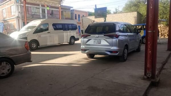 Exigen liberar plaza de Calmeca