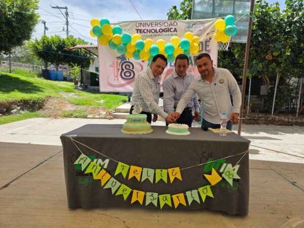Unidad Académica de Tulcingo celebra 18 años de compromiso