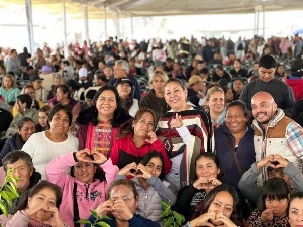 Titular de Bienestar encabeza entrega de apoyos para impulsar la seguridad alimentaria en Puebla