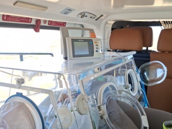 Bebé de Chiautla recibe traslado aéreo urgente 