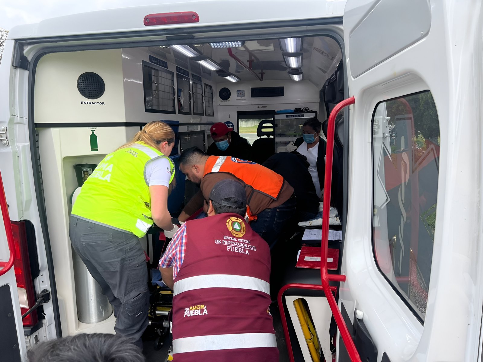 MUJER LESIONADA EN EXPLOSIÓN ES TRASLADADA VÍA AÉREA DESDE HUAUCHINANGO