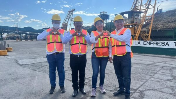 Fortalecen vínculos con el sector azucarero en visita al Ingenio de Atencingo