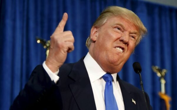 Trump llama cobardes a la OTAN por bloqueo en Ormuz