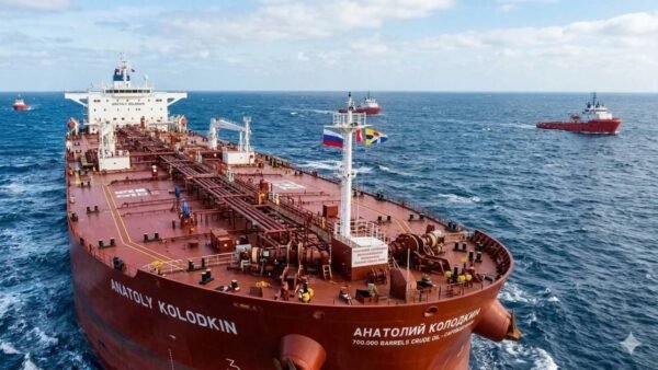 Petrolero ruso llega a Cuba con aval estadounidense
