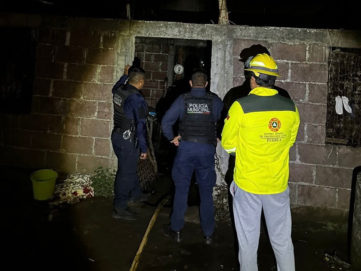 Dos menores fallecen y tres personas lesionadas tras incendio de vivienda en Huauchinango
