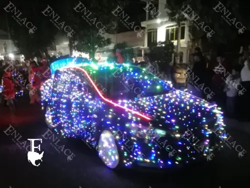 Desfile y encendido del árbol en Chietla 2024 (18)