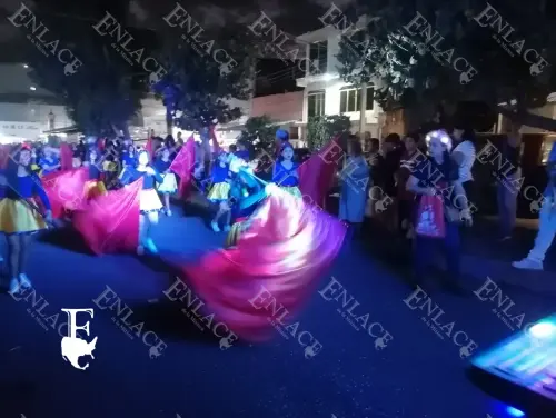 Desfile y encendido del árbol en Chietla 2024 (2)